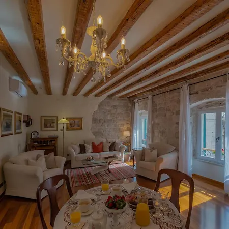 Апартаменти Stone Pearl Heritage Luxury *