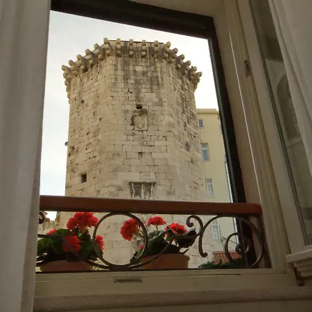 Stone Pearl Heritage Luxury Apartment Split