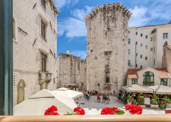 Stone Pearl Heritage Luxury Apartment Split